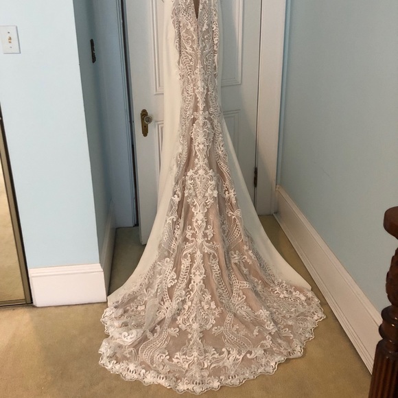 Kevyn wedding gown, by Sottero and Midgley - Picture 6 of 15